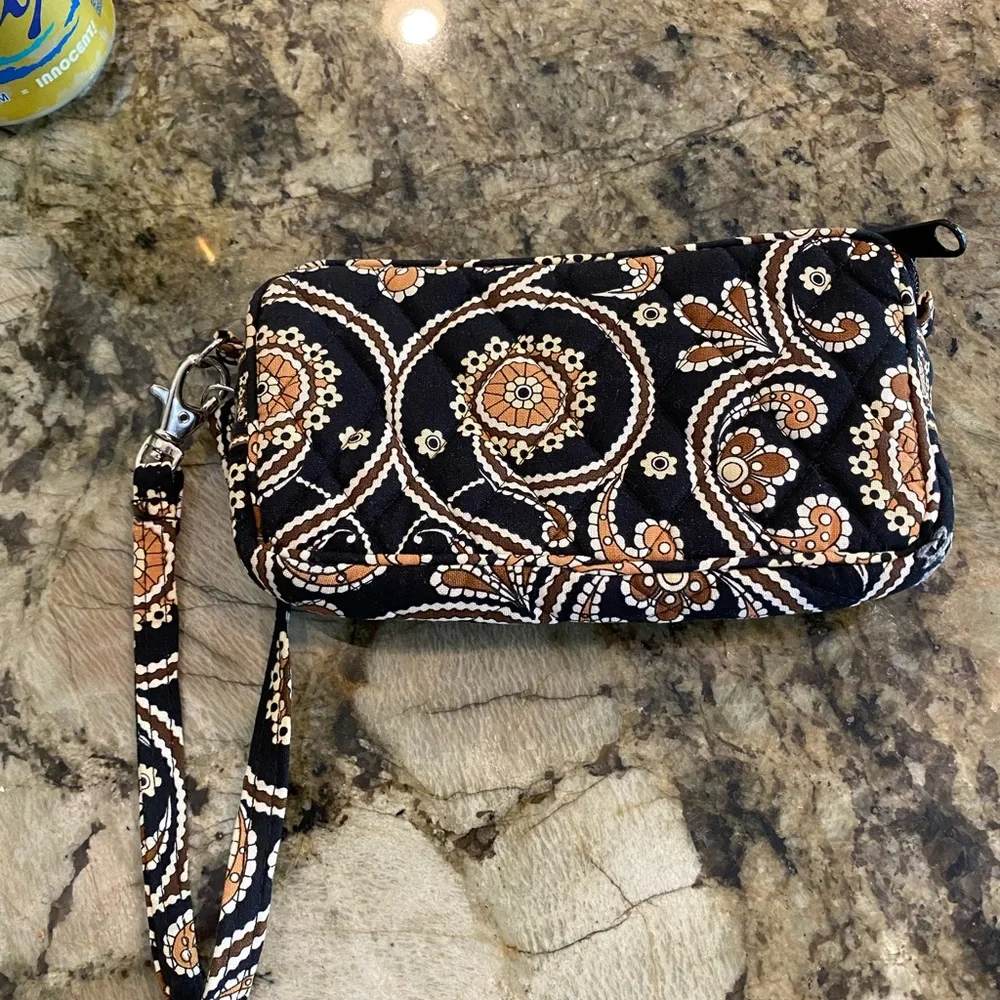 Vera Bradley Black Paisley wristlet EUC - Picture 4 of 7